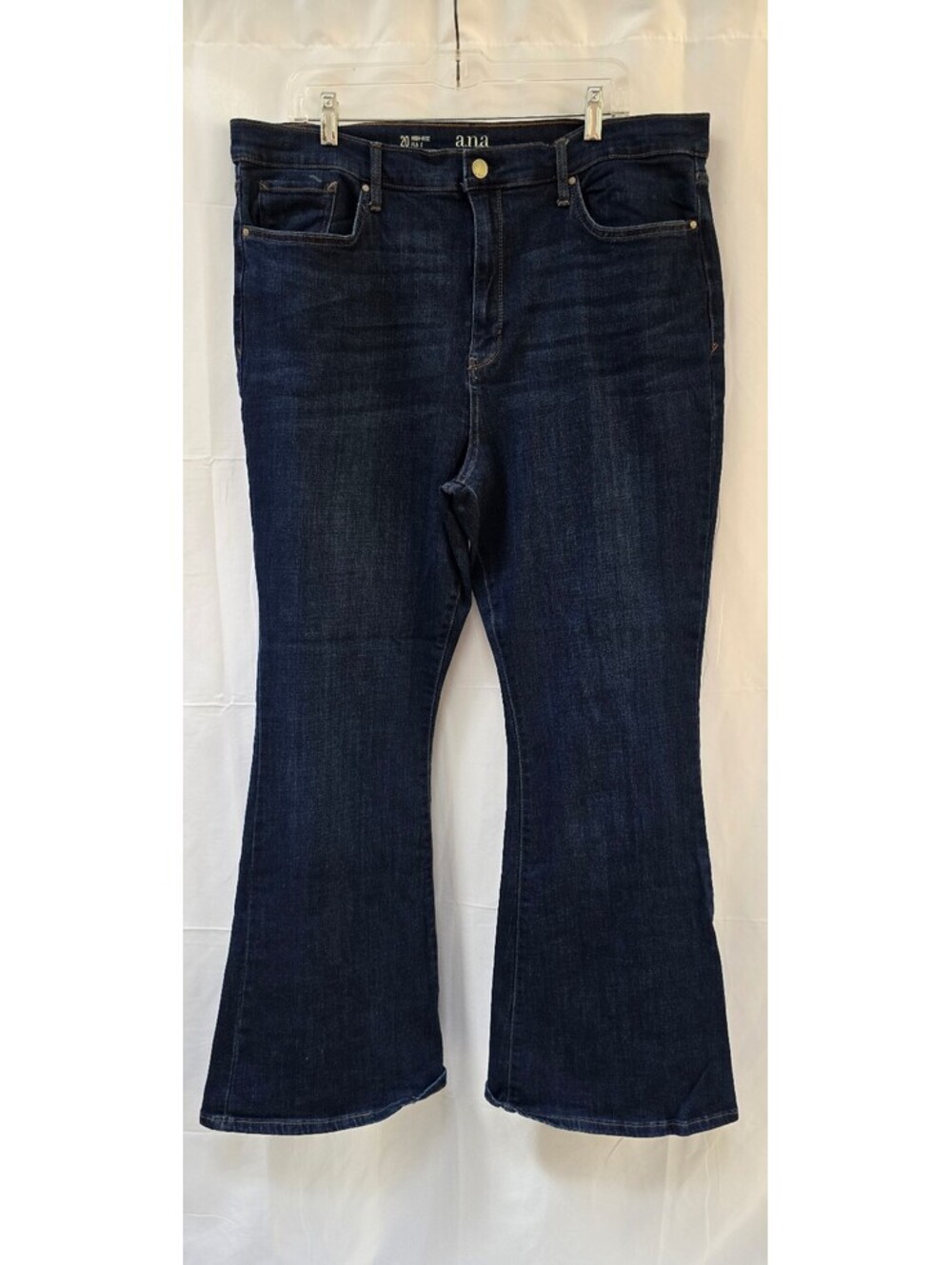 a.n.a A New Approach women’s high-rise flare jeans in size 20.